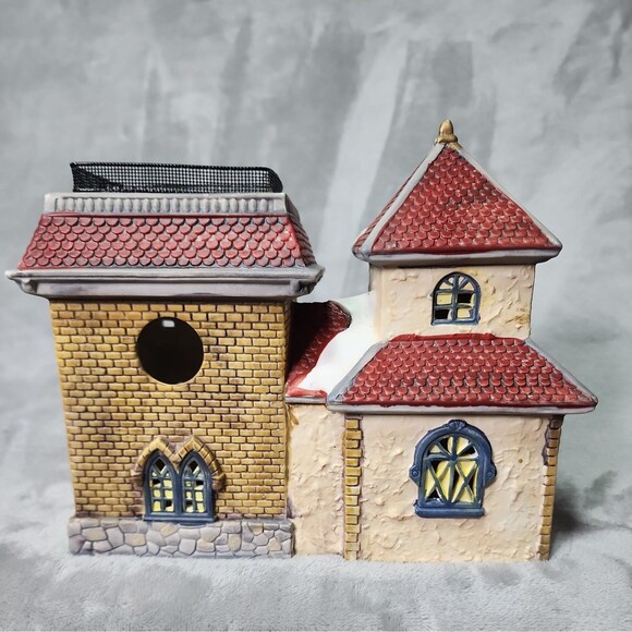 Holiday Traditions Lighted Porcelain Train Station # 997368-MMI - Picture 4 of 8